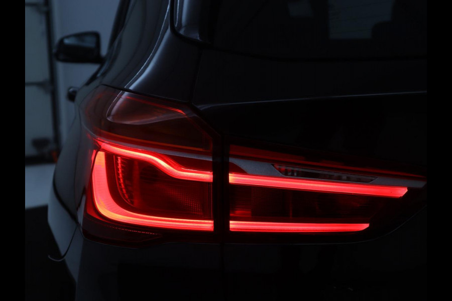 BMW X1 sDrive20i High Executive M-sport | Leder | Memory | Harman/Kardon | Head-up | Cruise control | Stoelverwarming | Climate control | Navigatie | Bluetooth | Park assist | Elektrische achterklep