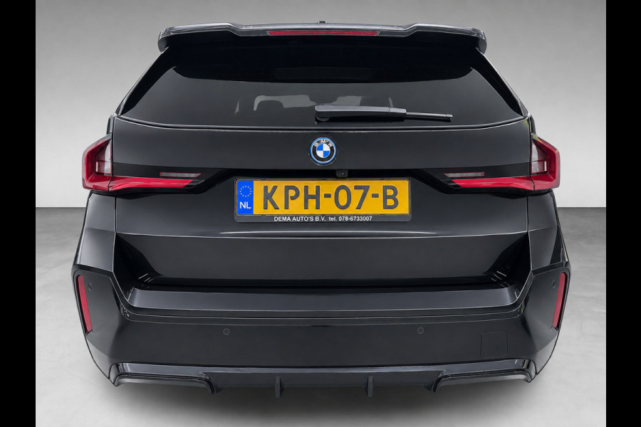BMW X1 XDrive30e M-SPORT 327PK PANO/LEDER/H-KARDON/MASSAGE/M-STOELEN/DAB/CARPLAY//