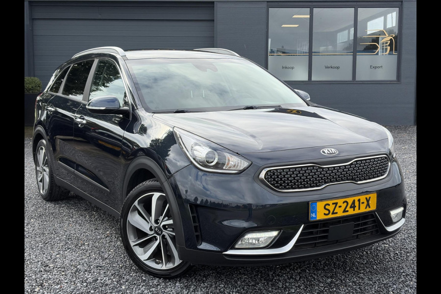 Kia Niro 1.6 GDi Hybrid ExecutiveLine ✓1e Eigenaar✓Trekhaak✓Draadloze telefoonlader✓Camera✓Stoelverw✓Stuurverw✓Stoelverkoeling✓Keyless✓Carplay✓Navi✓Clima✓Cruise✓Leder✓Pdc V+A✓Dodehoeksensor✓18''Lm velgen✓Memorystoelen✓N.A.P✓Apk tot 07-2027