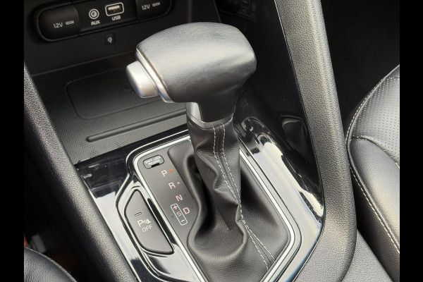 Kia Niro 1.6 GDi Hybrid ExecutiveLine ✓1e Eigenaar✓Trekhaak✓Draadloze telefoonlader✓Camera✓Stoelverw✓Stuurverw✓Stoelverkoeling✓Keyless✓Carplay✓Navi✓Clima✓Cruise✓Leder✓Pdc V+A✓Dodehoeksensor✓18''Lm velgen✓Memorystoelen✓N.A.P✓Apk tot 07-2027