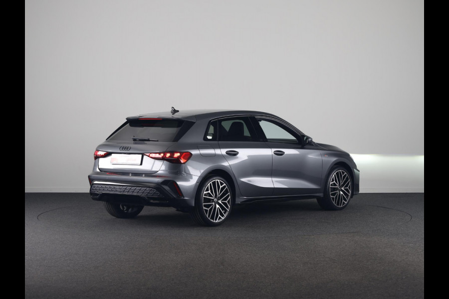 Audi A3 Sportback S edition 40 TFSI e 204 pk | Comfortpakket plus |  Lichtpakket plus ambient light | Trekhaak | S-int. zwart leder-kunstleder |