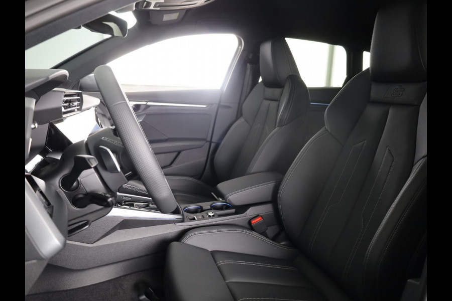 Audi A3 Sportback S edition 40 TFSI e 204 pk | Comfortpakket plus |  Lichtpakket plus ambient light | Trekhaak | S-int. zwart leder-kunstleder |