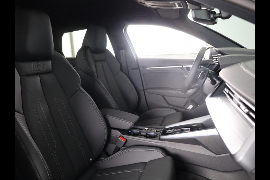 Audi A3 Sportback S edition 40 TFSI e 204 pk | Comfortpakket plus |  Lichtpakket plus ambient light | Trekhaak | S-int. zwart leder-kunstleder |