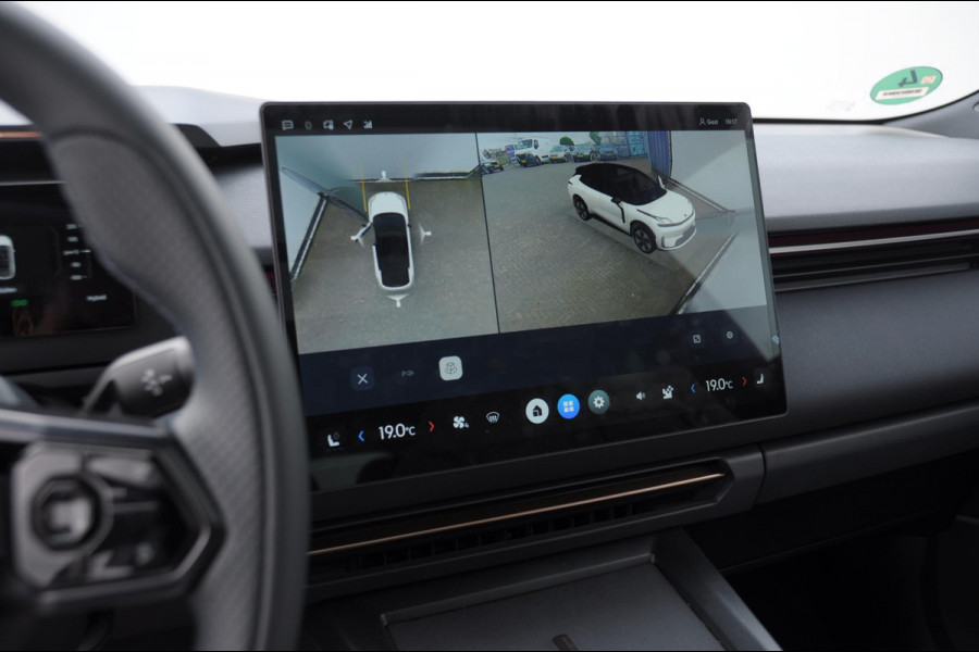 Lynk & Co 08 350PK Automaat More / 200km elektrisch / Stoelventilatie / Massage / Adaptieve cruise control / Panoramadak / Stoelverwarming / Harman Kardon audio / Apple carplay / Parkeersensoren met 360 camera / Elektrische stoelen / BLIS