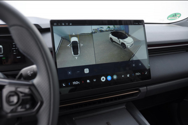 Lynk & Co 08 350PK Automaat More / 200km elektrisch / Stoelventilatie / Massage / Adaptieve cruise control / Panoramadak / Stoelverwarming / Harman Kardon audio / Apple carplay / Parkeersensoren met 360 camera / Elektrische stoelen / BLIS