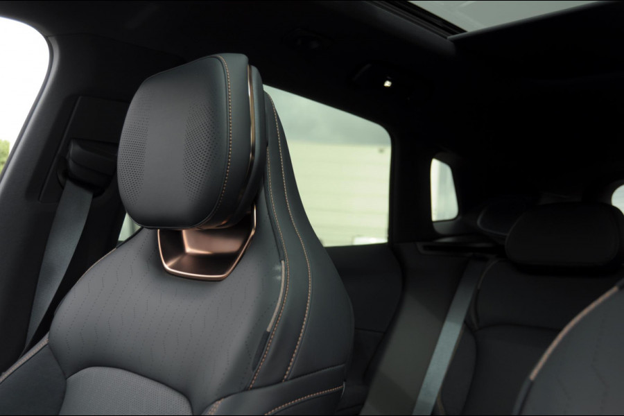 Lynk & Co 08 350PK Automaat More / 200km elektrisch / Stoelventilatie / Massage / Adaptieve cruise control / Panoramadak / Stoelverwarming / Harman Kardon audio / Apple carplay / Parkeersensoren met 360 camera / Elektrische stoelen / BLIS