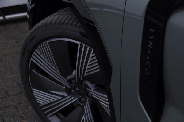 Lynk & Co 08 350PK Automaat More / 200km elektrisch / Stoelventilatie / Massage / Adaptieve cruise control / Panoramadak / Stoelverwarming / Harman Kardon audio / Apple carplay / Parkeersensoren met 360 camera / Elektrische stoelen / BLIS