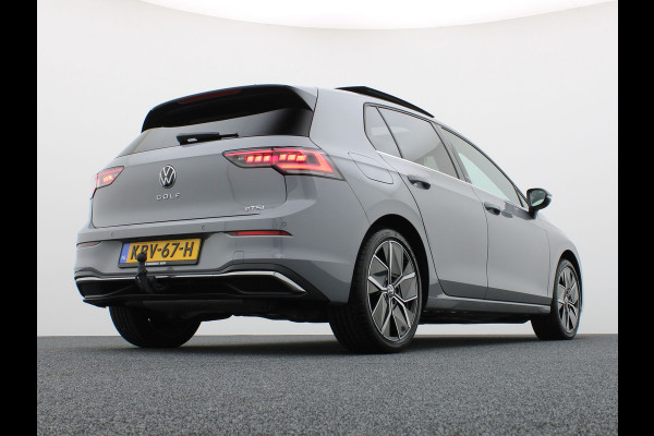 Volkswagen Golf 1.5 eTSI 50 Edition | Panodak | Trekhaak wegkl. | Stoelgeheugen | Side Assist | Head Up | IQ Light | Prijs Rijklaar!!