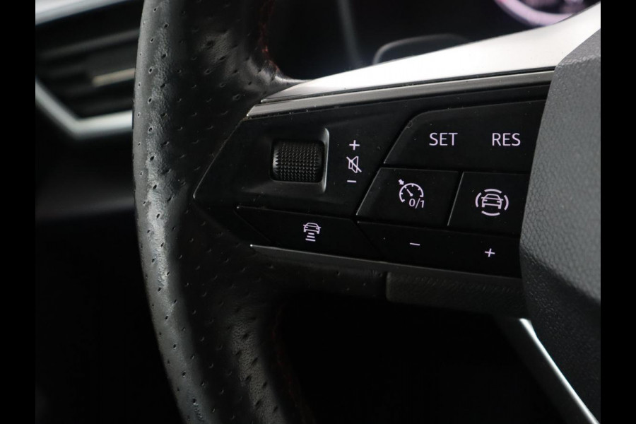 Seat Leon Sportstourer 1.5 eTSI FR Business Intense | Half Leder | Adaptive cruise | Park assist | Navigatie | Carplay | Climate control | Sfeerverlichting |