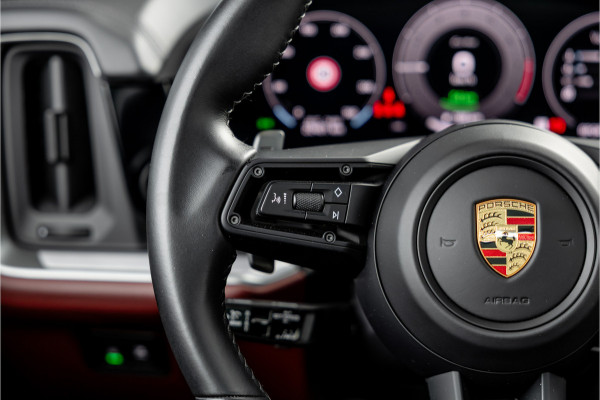 Porsche Cayenne 4.0 Turbo E-Hybrid - Sport Chrono + | Panorama | Bose | Stoelkoeling | Luchtvering