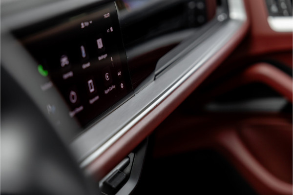 Porsche Cayenne 4.0 Turbo E-Hybrid - Sport Chrono + | Panorama | Bose | Stoelkoeling | Luchtvering
