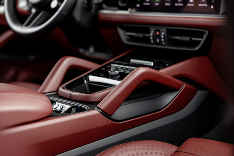 Porsche Cayenne 4.0 Turbo E-Hybrid - Sport Chrono + | Panorama | Bose | Stoelkoeling | Luchtvering