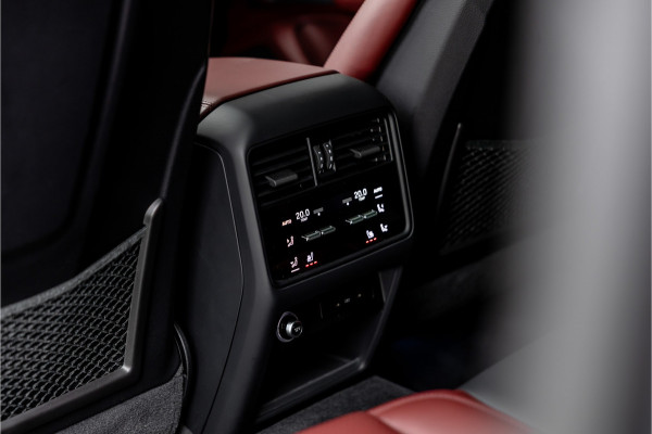 Porsche Cayenne 4.0 Turbo E-Hybrid - Sport Chrono + | Panorama | Bose | Stoelkoeling | Luchtvering