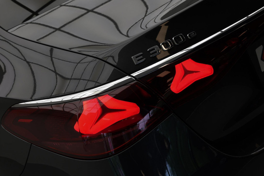 Mercedes-Benz E-Klasse E300e 4MATIC Exclusive Line |Pano|Hyperscreen|Burmester|