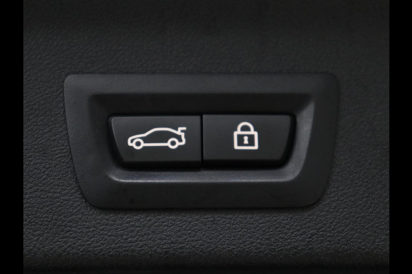 BMW X3 xDrive30e M Sport High Executive | Panoramadak | Leder | Adaptive cruise | Head-up | Stoelverwarming | Trekhaak | Sfeerverlichting | Camera | Park assist | Elektrische achterklep