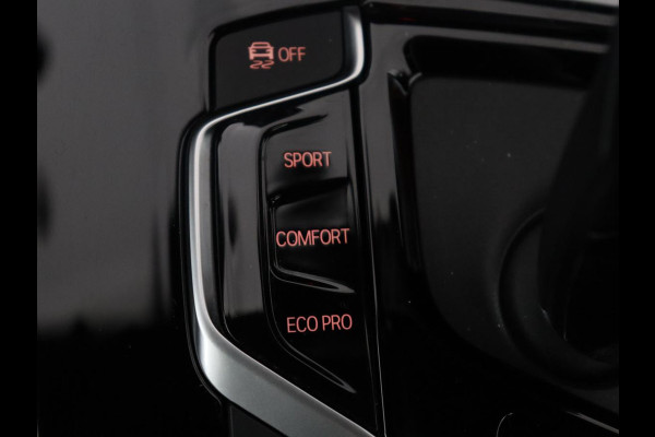 BMW X3 xDrive30e M Sport High Executive | Panoramadak | Leder | Adaptive cruise | Head-up | Stoelverwarming | Trekhaak | Sfeerverlichting | Camera | Park assist | Elektrische achterklep
