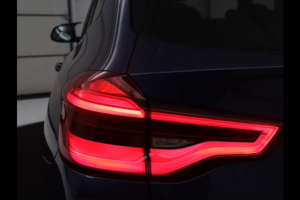 BMW X3 xDrive30e M Sport High Executive | Panoramadak | Leder | Adaptive cruise | Head-up | Stoelverwarming | Trekhaak | Sfeerverlichting | Camera | Park assist | Elektrische achterklep