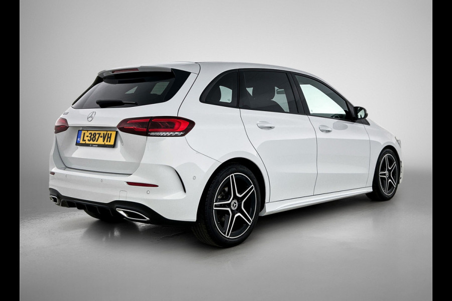 Mercedes-Benz B-Klasse 180 Business Solution AMG | AMG-line interieur | AMG- Line Exterieur | Achteruitrijcamera | Stoelverwarming | Sfeerverlichting| MULTIBEAM LED | 24 Maanden Mercedes-Benz Certified Garantie.