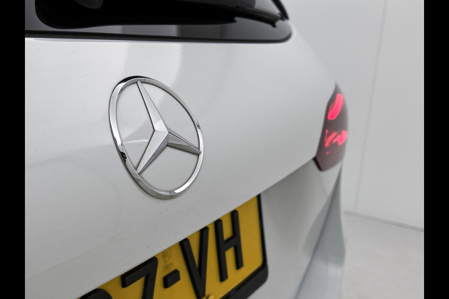 Mercedes-Benz B-Klasse 180 Business Solution AMG | AMG-line interieur | AMG- Line Exterieur | Achteruitrijcamera | Stoelverwarming | Sfeerverlichting| MULTIBEAM LED | 24 Maanden Mercedes-Benz Certified Garantie.