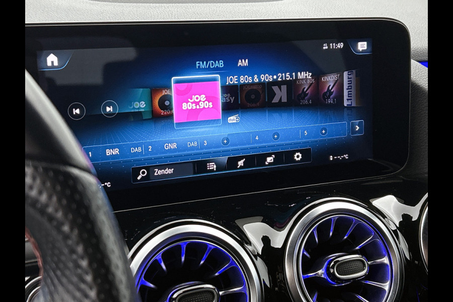 Mercedes-Benz B-Klasse 180 Business Solution AMG | AMG-line interieur | AMG- Line Exterieur | Achteruitrijcamera | Stoelverwarming | Sfeerverlichting| MULTIBEAM LED | 24 Maanden Mercedes-Benz Certified Garantie.
