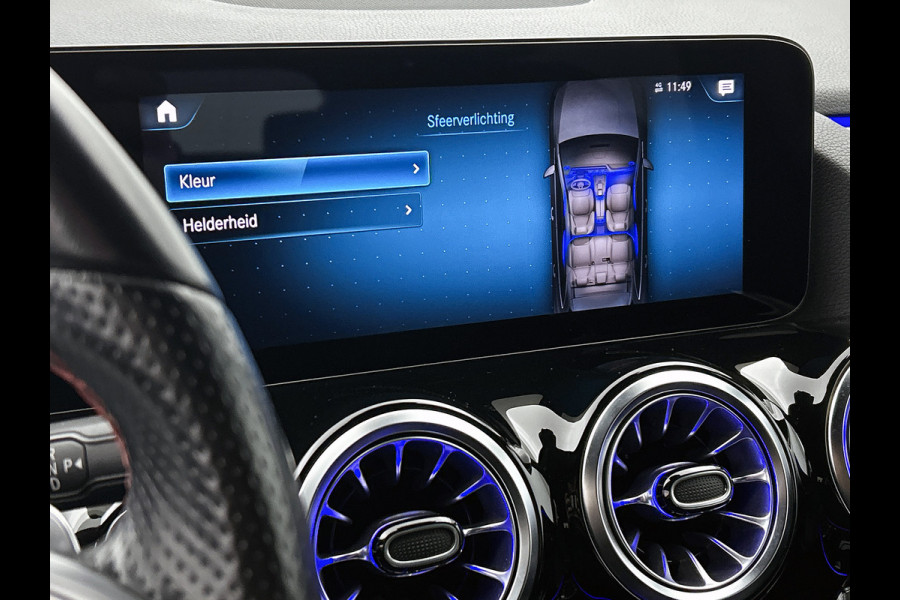 Mercedes-Benz B-Klasse 180 Business Solution AMG | AMG-line interieur | AMG- Line Exterieur | Achteruitrijcamera | Stoelverwarming | Sfeerverlichting| MULTIBEAM LED | 24 Maanden Mercedes-Benz Certified Garantie.