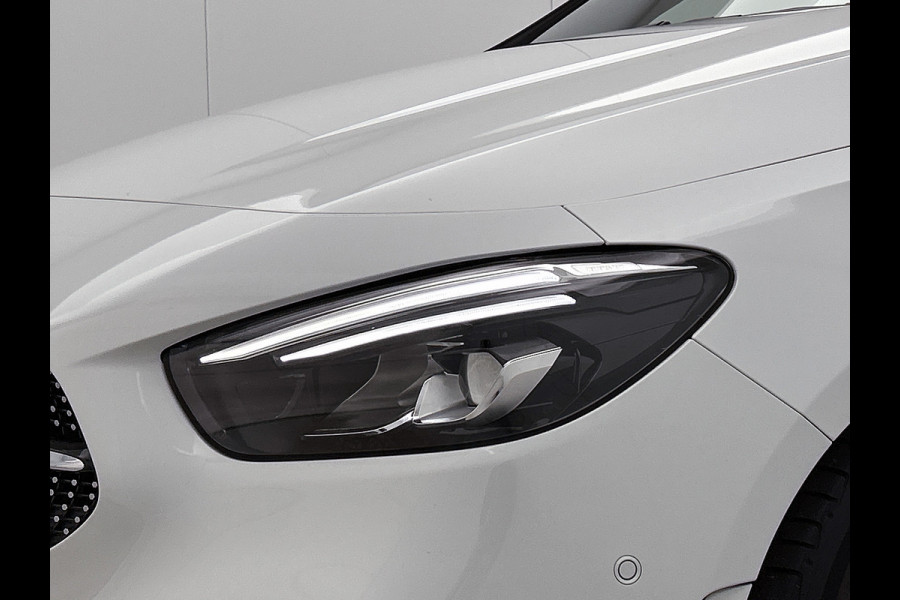 Mercedes-Benz B-Klasse 180 Business Solution AMG | AMG-line interieur | AMG- Line Exterieur | Achteruitrijcamera | Stoelverwarming | Sfeerverlichting| MULTIBEAM LED | 24 Maanden Mercedes-Benz Certified Garantie.