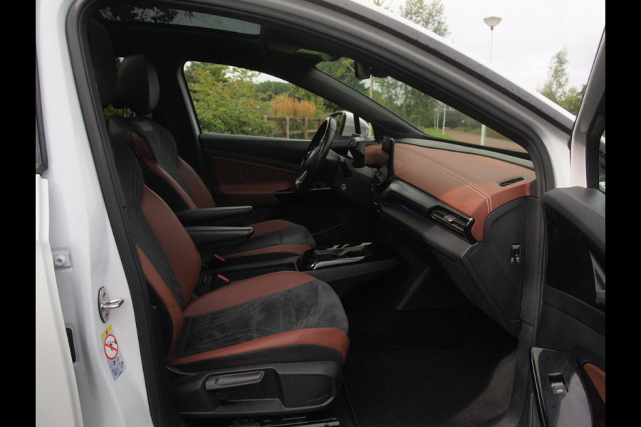 Volkswagen ID.4 Family 77 kWh | Panoramadak | Camera | Sfeerverlichting | ACC | IQ. Light | Warmtepomp |