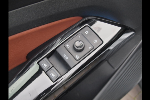 Volkswagen ID.4 Family 77 kWh | Panoramadak | Camera | Sfeerverlichting | ACC | IQ. Light | Warmtepomp |