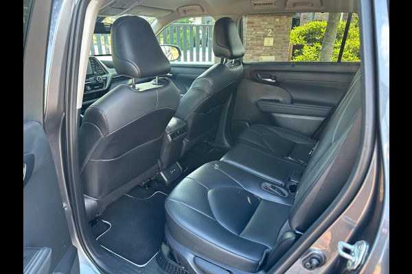Toyota highlander 2.5 AWD Hybrid Business | 7 Persoons | Camera | Trekhaak | NL-Auto |