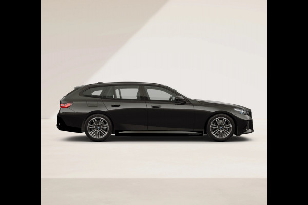 BMW i5 Touring eDrive40 M-Sport - Head-Up - ACC - Adaptive LED