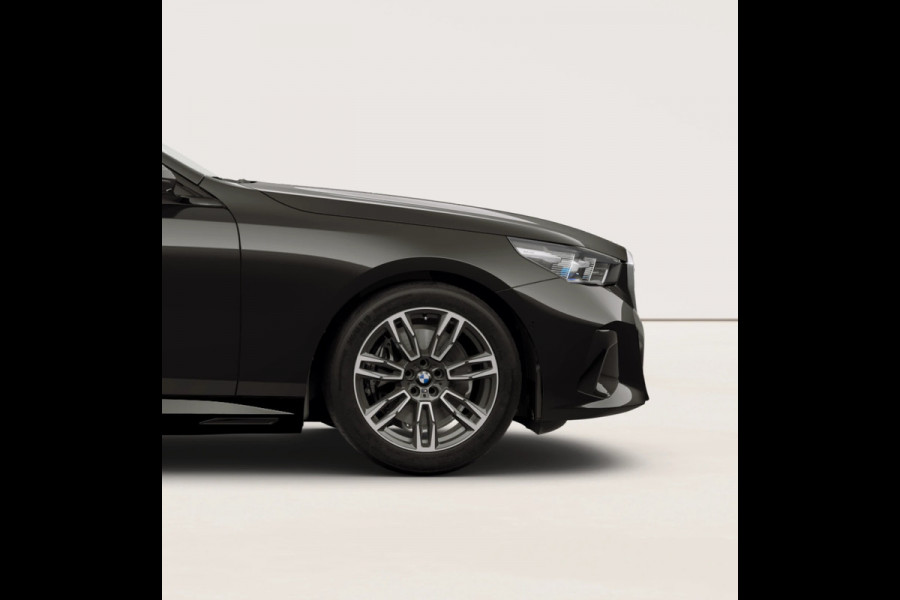 BMW i5 Touring eDrive40 M-Sport - Head-Up - ACC - Adaptive LED