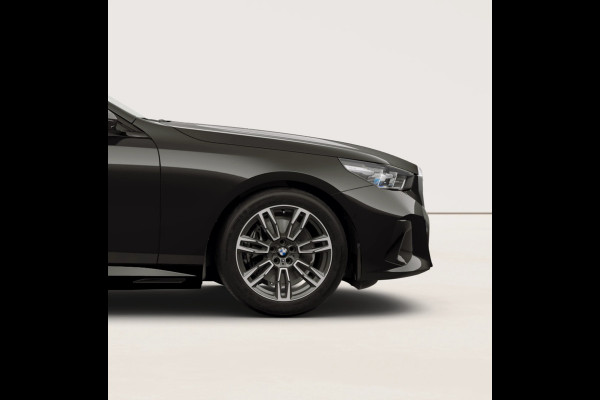 BMW i5 Touring eDrive40 M-Sport - Head-Up - ACC - Adaptive LED