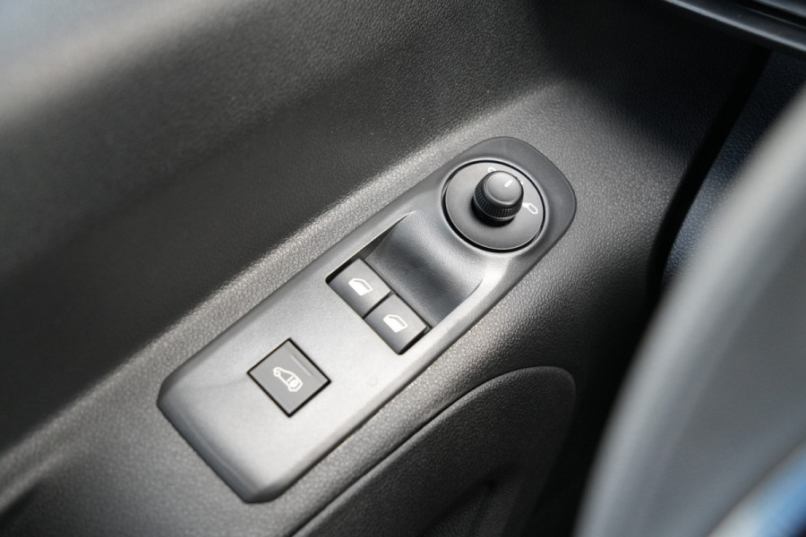 Toyota PROACE CITY Electric Comfort L1 50 kWh - Airco - Carplay - Cruise - 230v - Rijklaar