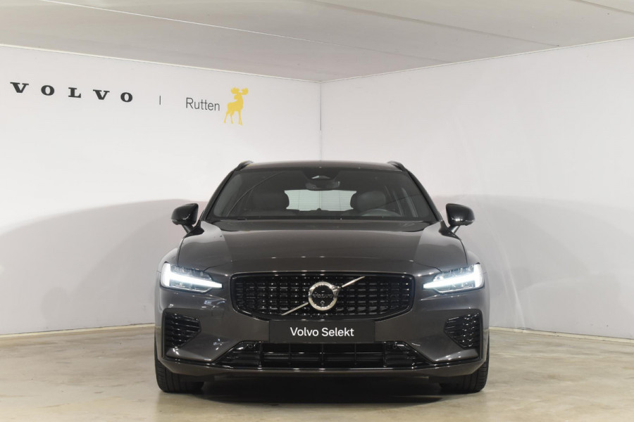 Volvo V60 T6 350PK Plug-in hybrid AWD Plus Dark / Adaptive Cruise Control / 360 Camera / Harman Kardon / Stoel- en stuurverwarming / Stoelverwarming achter /  Trekhaak / Elektrische stoelen met geheugen / Elektrische achterklep