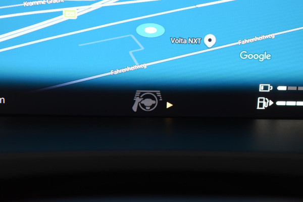 Volvo V60 T6 350PK Plug-in hybrid AWD Plus Dark / Adaptive Cruise Control / 360 Camera / Harman Kardon / Stoel- en stuurverwarming / Stoelverwarming achter /  Trekhaak / Elektrische stoelen met geheugen / Elektrische achterklep