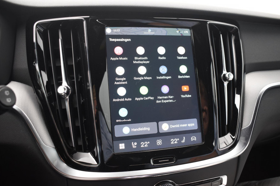 Volvo V60 T6 350PK Plug-in hybrid AWD Plus Dark / Adaptive Cruise Control / 360 Camera / Harman Kardon / Stoel- en stuurverwarming / Stoelverwarming achter /  Trekhaak / Elektrische stoelen met geheugen / Elektrische achterklep