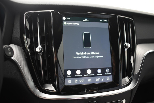 Volvo V60 T6 350PK Plug-in hybrid AWD Plus Dark / Adaptive Cruise Control / 360 Camera / Harman Kardon / Stoel- en stuurverwarming / Stoelverwarming achter /  Trekhaak / Elektrische stoelen met geheugen / Elektrische achterklep
