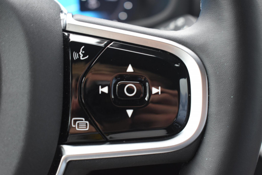 Volvo V60 T6 350PK Plug-in hybrid AWD Plus Dark / Adaptive Cruise Control / 360 Camera / Harman Kardon / Stoel- en stuurverwarming / Stoelverwarming achter /  Trekhaak / Elektrische stoelen met geheugen / Elektrische achterklep