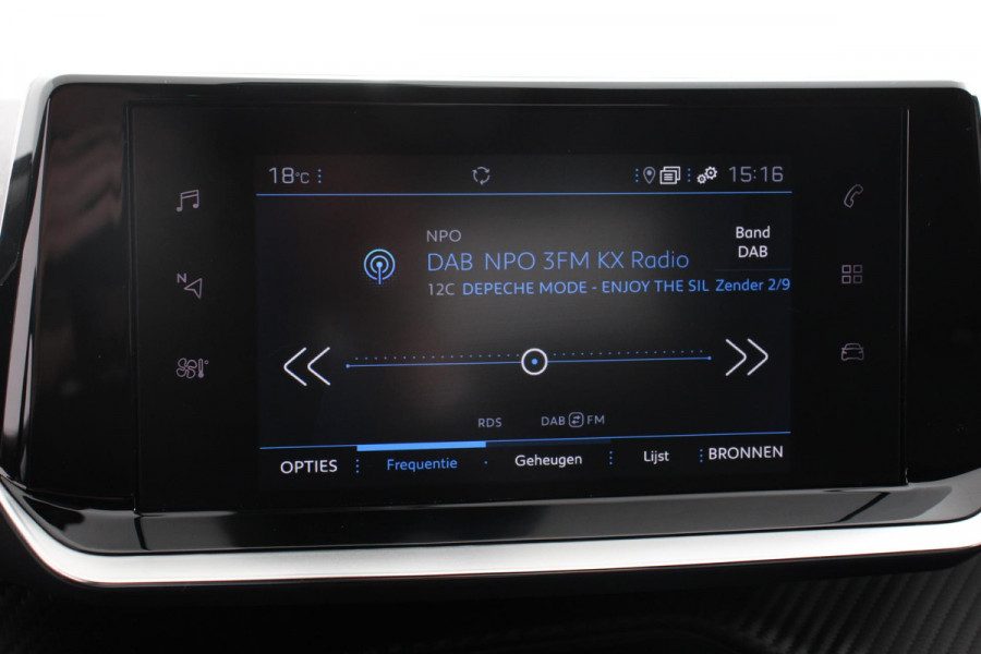 Peugeot 2008 1.2 PureTech 130pk Automaat Allure Navigatie Apple Carplay/Android Climate Control Dab Led Lichtmetalen Velgen Parkeer sensoren Cruise Control