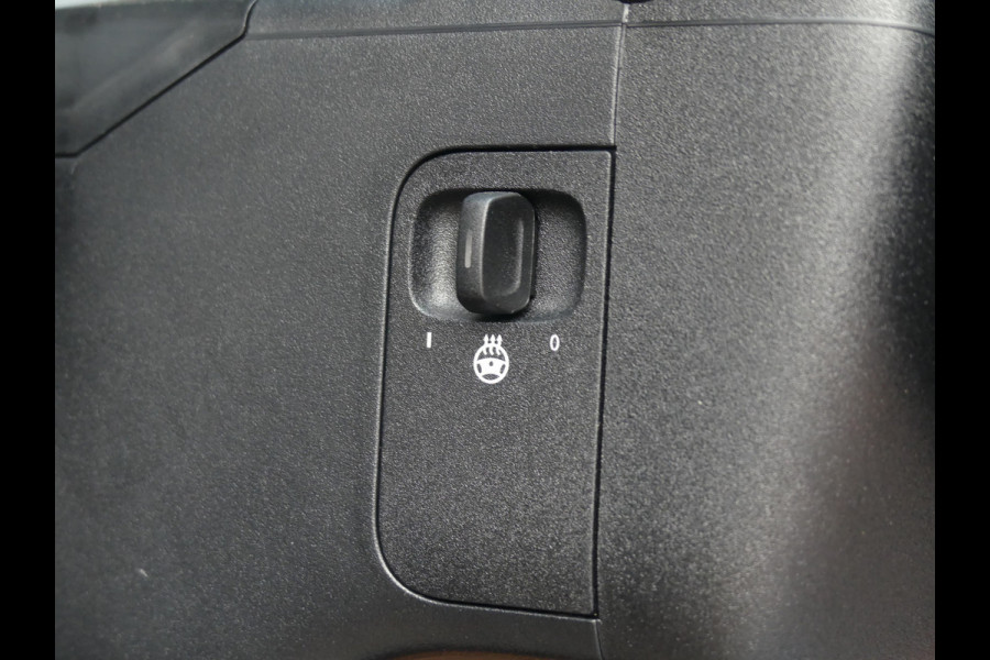 Mercedes-Benz V-Klasse 220d Lang AMG Dubbel Cabine LED/Leer/Trekhaak/PDC/Camera