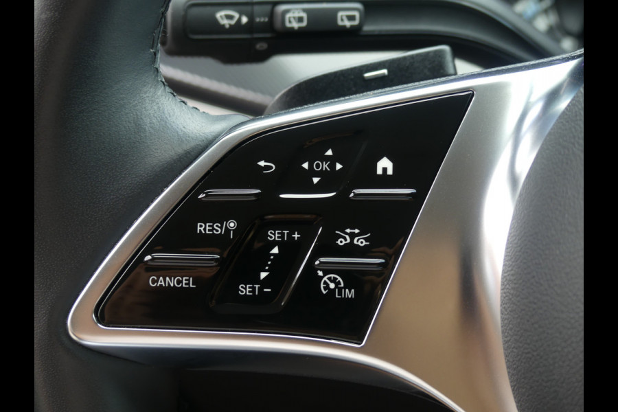 Mercedes-Benz V-Klasse 220d Lang AMG Dubbel Cabine LED/Leer/Trekhaak/PDC/Camera