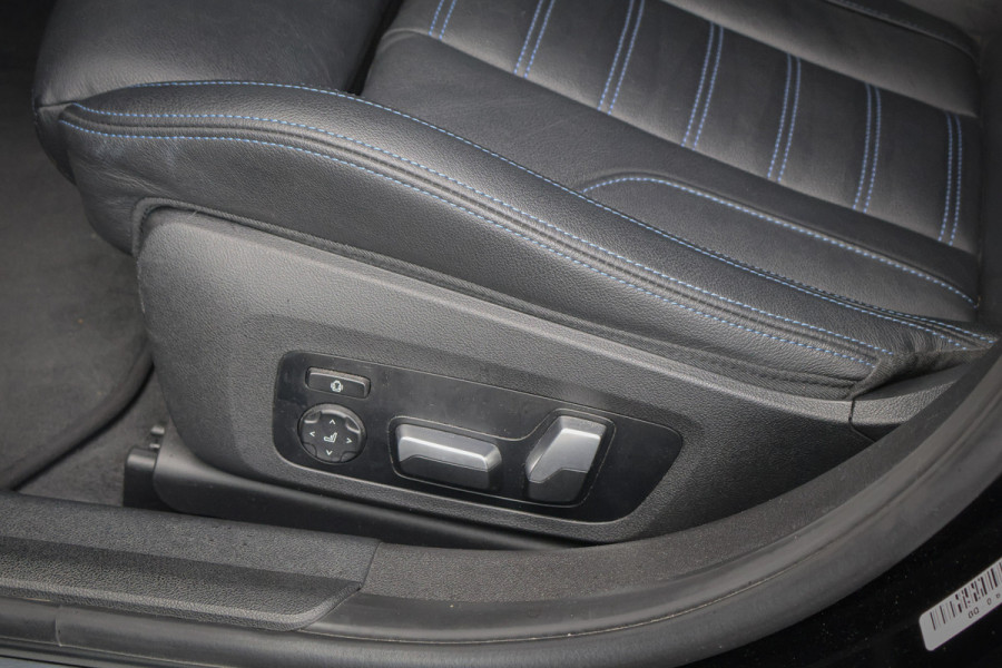 BMW 3 Serie Touring 330e xDrive ADAPTIVE CRUISE | STOELVERWARMING | CAMERA | M STOELEN | PANO | HEAD UP | MEMORY | APPLE CARPLAY