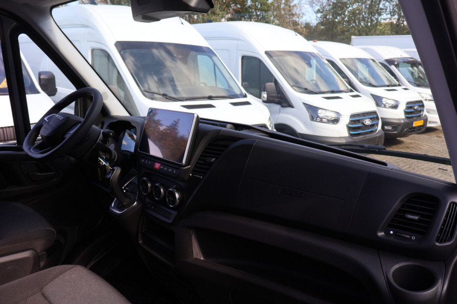Iveco Daily 35S18 Hi-Matic L2 H2 Airco Navigatie Trekhaak Digitaal Dashboard