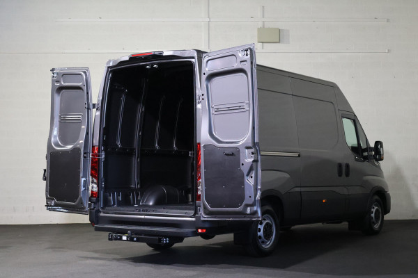 Iveco Daily 35S18 Hi-Matic L2 H2 Airco Navigatie Trekhaak Digitaal Dashboard