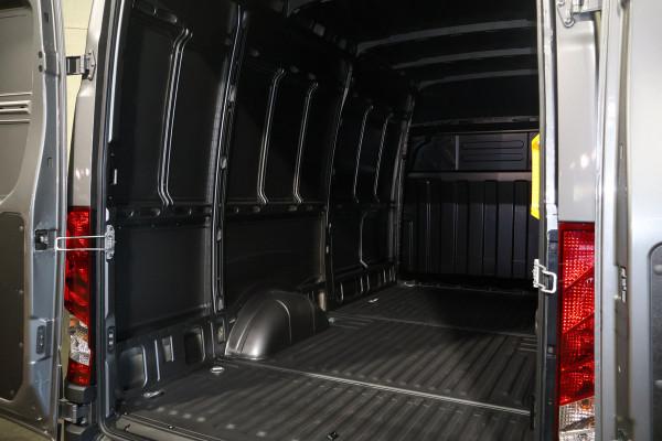 Iveco Daily 35S18 Hi-Matic L2 H2 Airco Navigatie Trekhaak Digitaal Dashboard