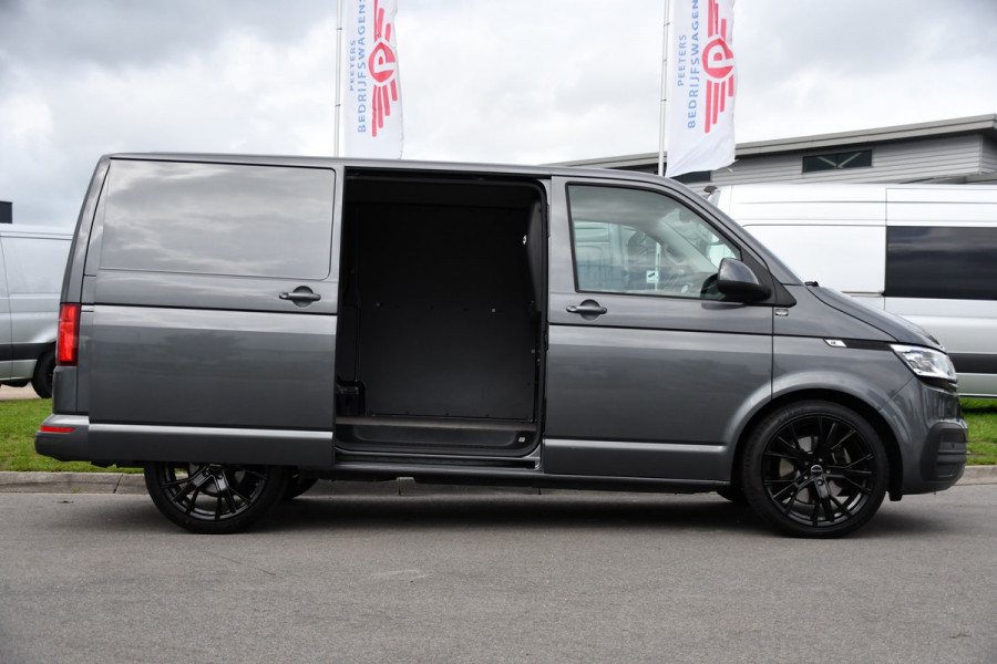 Volkswagen Transporter 2.0 TDI L1H1 30 4Motion Bulli Virtual, Camera, Carplay, 199pk, 4x4, LED, Automaat. Sensoren, Stoelverwarming, Trekhaak, Uniek!