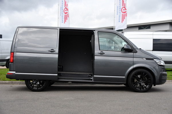 Volkswagen Transporter 2.0 TDI L1H1 30 4Motion Bulli Virtual, Camera, Carplay, 199pk, 4x4, LED, Automaat. Sensoren, Stoelverwarming, Trekhaak, Uniek!