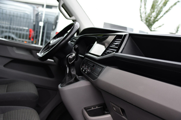 Volkswagen Transporter 2.0 TDI L1H1 30 4Motion Bulli Virtual, Camera, Carplay, 199pk, 4x4, LED, Automaat. Sensoren, Stoelverwarming, Trekhaak, Uniek!