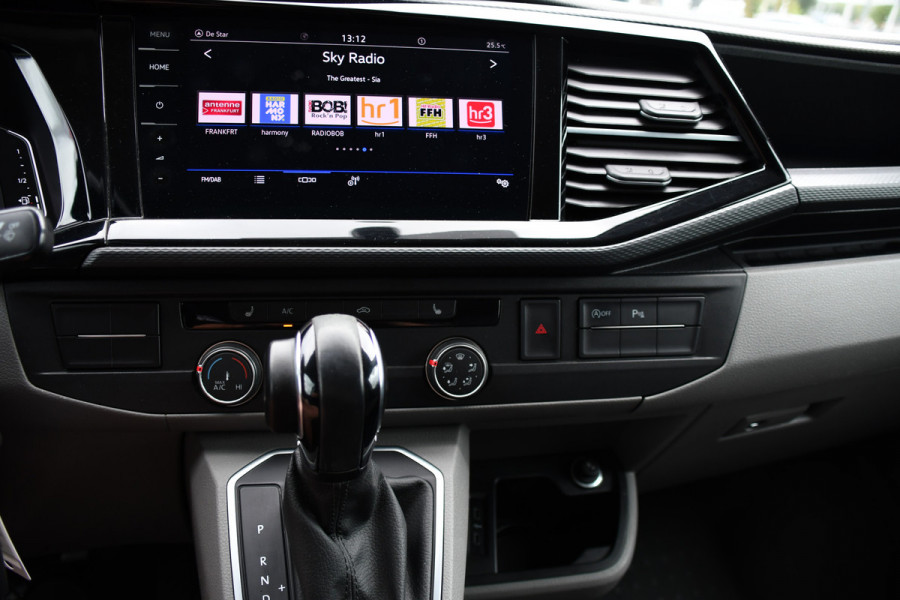 Volkswagen Transporter 2.0 TDI L1H1 30 4Motion Bulli Virtual, Camera, Carplay, 199pk, 4x4, LED, Automaat. Sensoren, Stoelverwarming, Trekhaak, Uniek!