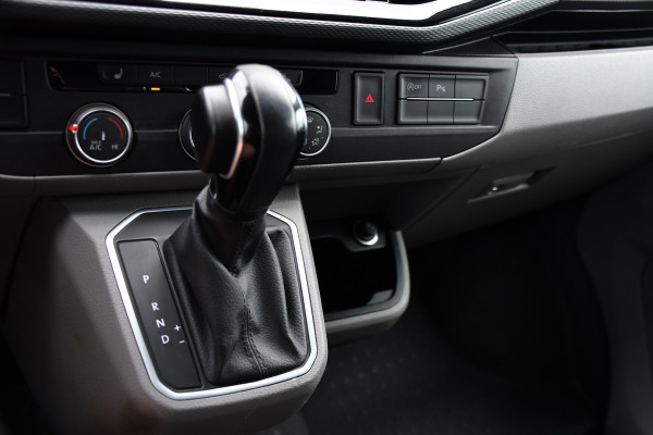 Volkswagen Transporter 2.0 TDI L1H1 30 4Motion Bulli Virtual, Camera, Carplay, 199pk, 4x4, LED, Automaat. Sensoren, Stoelverwarming, Trekhaak, Uniek!